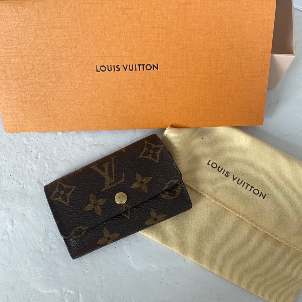 Louis Vuitton 6 Key Holder